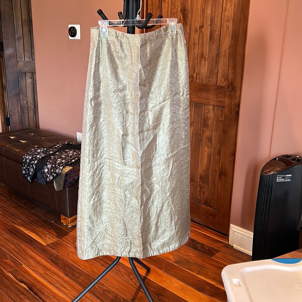 Beautiful Adrianna  Papell skirt .